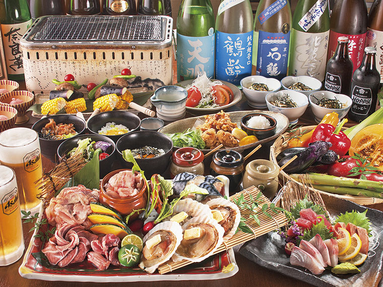 店主厳選の食材を網焼きで味わえる宴会コース。豊富な日本酒のあてにぴったり!