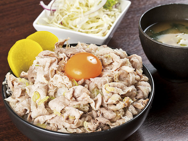 ぶた野郎丼 650円〈ぶた野郎丼・みそ汁・サラダ・玉子〉【提供時間11:30〜14:00(13:30ラストオーダー)】
