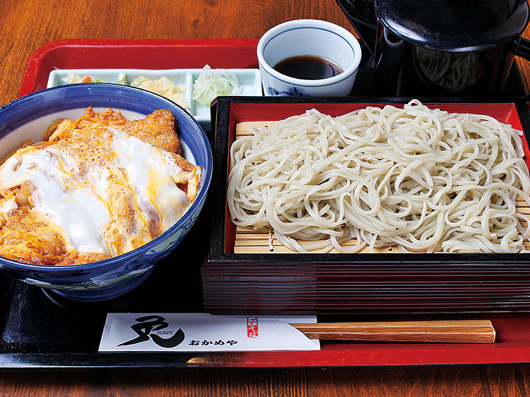 小かつ丼とせいろそばセット1,296円〈小かつ丼・そば〉【提供時間11：00〜15：00ラストオーダー／17：00〜20：00ラストオーダー※夜は土・日曜祝日のみ】