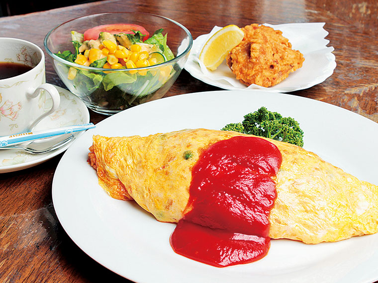 ランチセット1,080円〈メイン(写真は「エビオムライス」)・ミニサラダ・サイドメニュー(写真は「鶏のからあげ」)・ドリンク〉【提供時間11:00〜14:00※火〜金曜日限定】