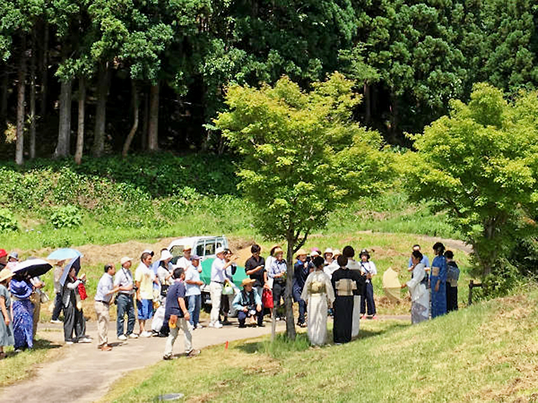 からむし織の着物撮影会の様子