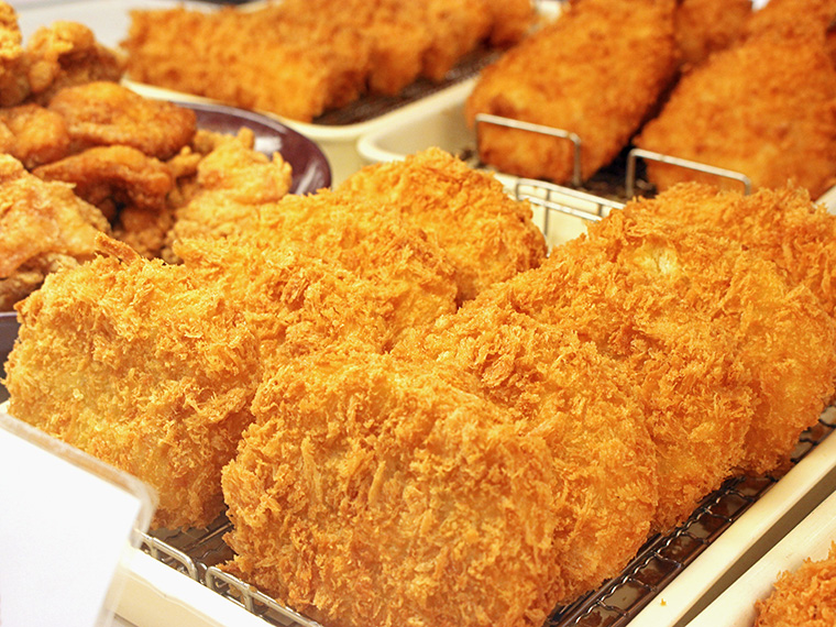【とんかつ新宿さぼてん】「北海道コロッケ」(140円)