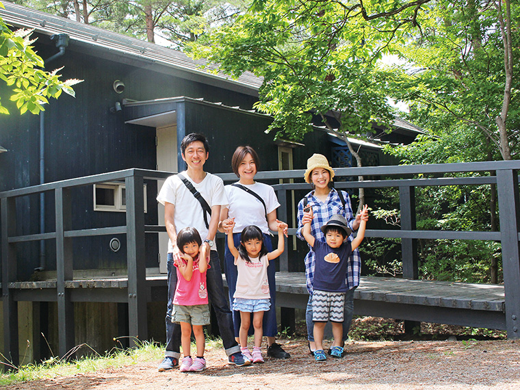 4歳の双子の娘を持つママ編集者・いとちんと旦那さん、3歳の息子を持つママ編集者・みっこが子どもとの初キャンプに挑戦しました！