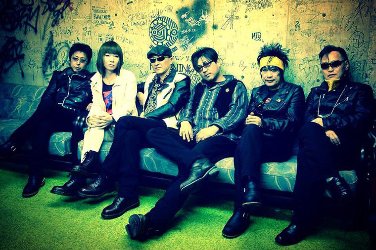 左から菅野カズ(Dr)、Eine you(Violin)、叶内 忍(Ba)、佐々木リュー(Vo)、北村シロー(Gt)、村松敏行(Sax)