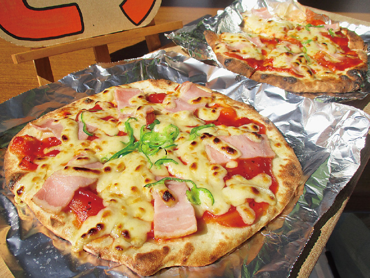 イベントでしか味わえない、月館産小麦を使ったピザ