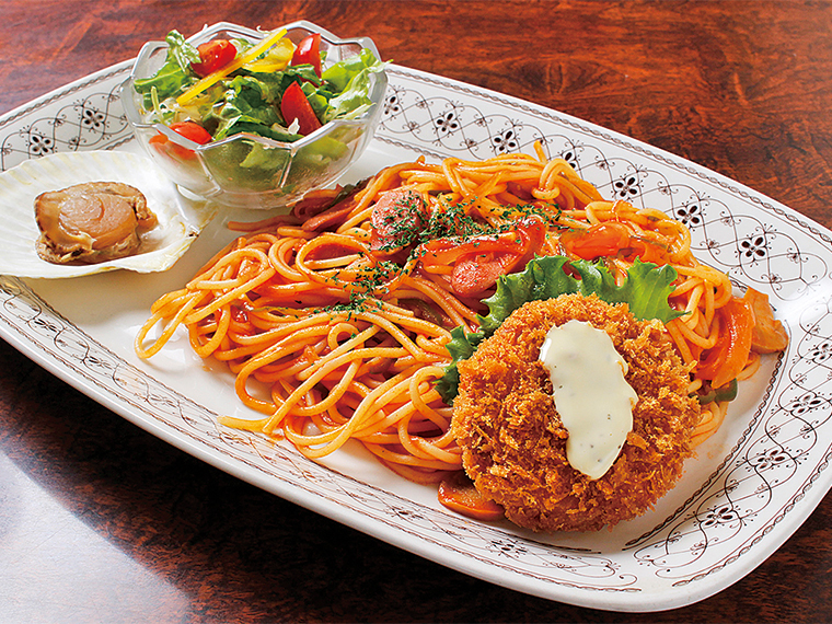 オープン当時から提供している昔懐かしい味わいの「ナポリセット」(900円)も人気