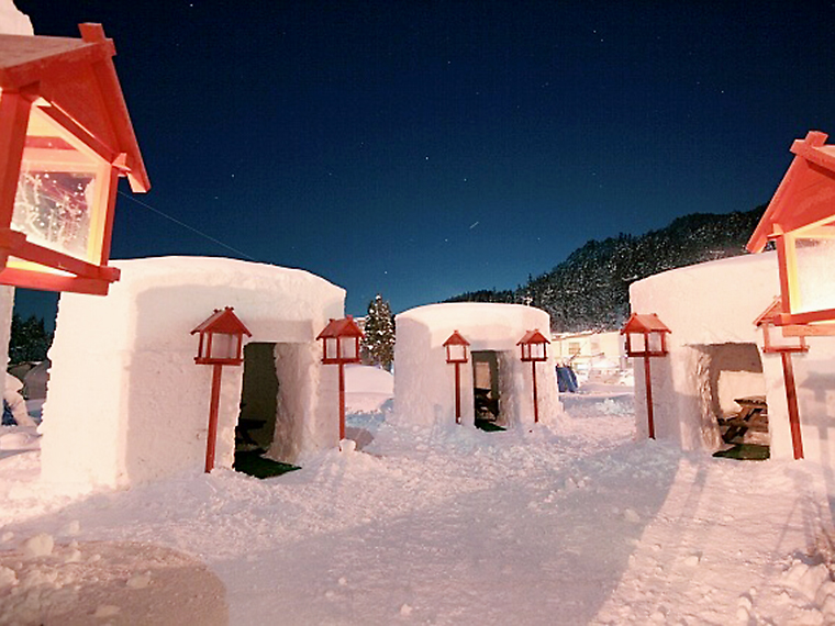 過去開催時の小野川温泉のかまくら村