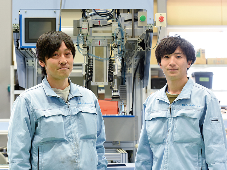 営業技術部の小林裕也さん(写真左)、電気空調事業部の齋藤潤さん(写真右)