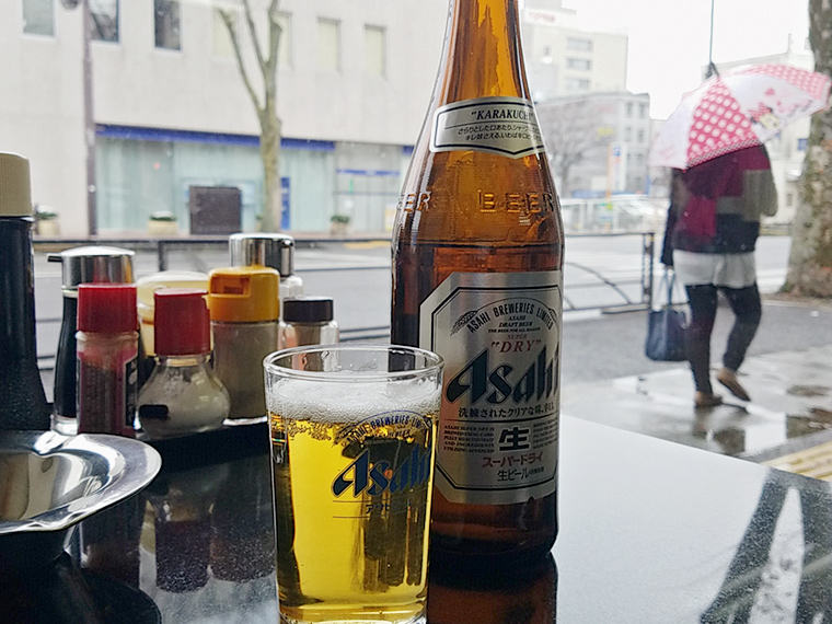 ビール(550円)