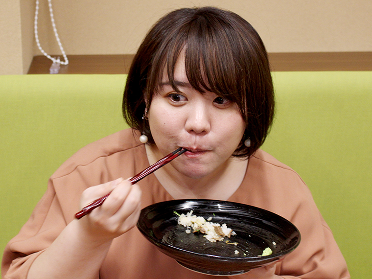 ひたすら「うまい、うまい」とつぶやきながら食べ続ける