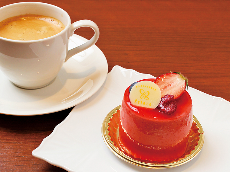 17【PÂTISSERIE Éclore(エクロール)】おすすめケーキとコーヒーのセット(通常702円)
