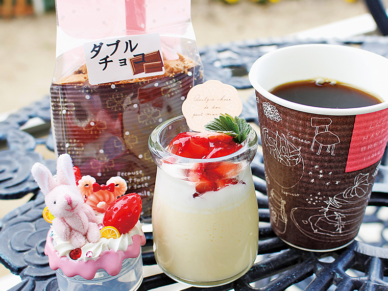 33【TayoRi café α(タヨリカフェ アルファ)】幸せいっぱい“やさしい美味しさ”笑顔のいちごプリンセット(通常880円)