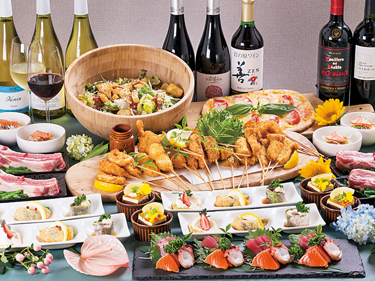 全8品付き2,500円コース(酒別)。和洋折衷の料理内容は、希望に応じて変更可