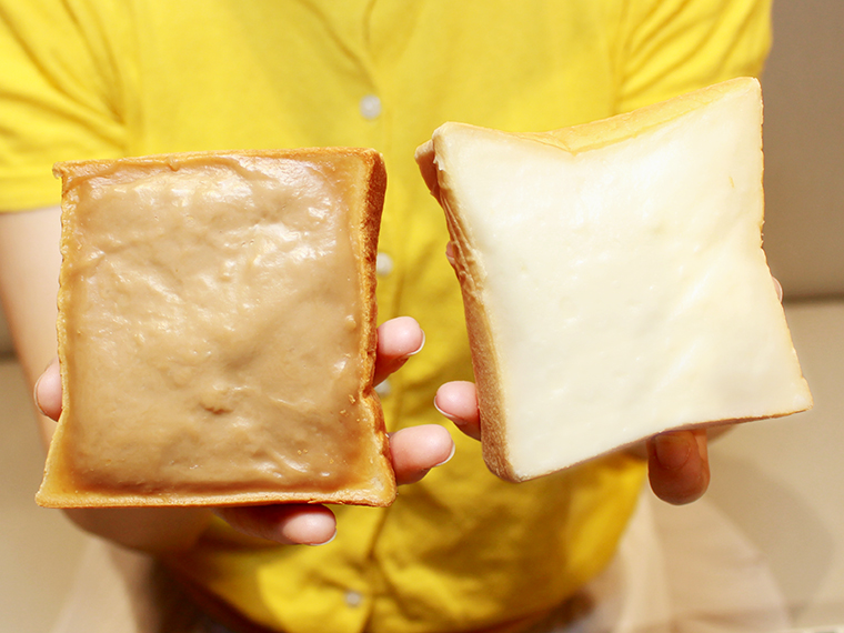 左が酪王カフェオレ味（150円）、右がプレーン味（140円）