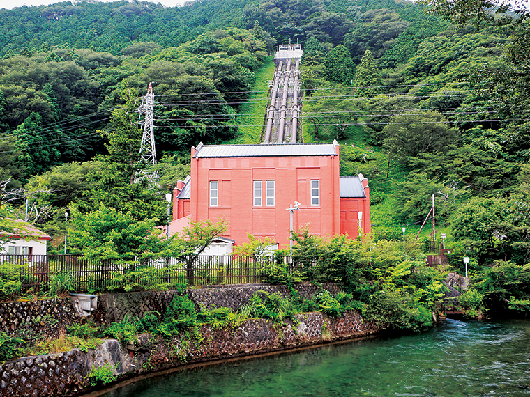 近代化産業遺産に認定された赤レンガの「丸守発電所」（写真提供／郡山市）