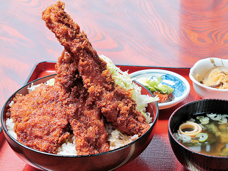 特製ソースカツ丼980円※なくなり次第終了〈ソースカツ丼・みそ汁・小鉢・漬け物〉【提供時間】11：00〜14：00