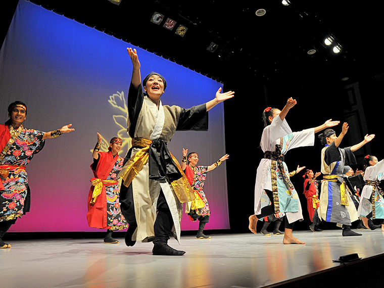 創作舞踊集団「結華(ゆいばな)」も登場