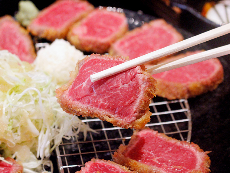 安心して食べられる一枚肉の牛肩ロース