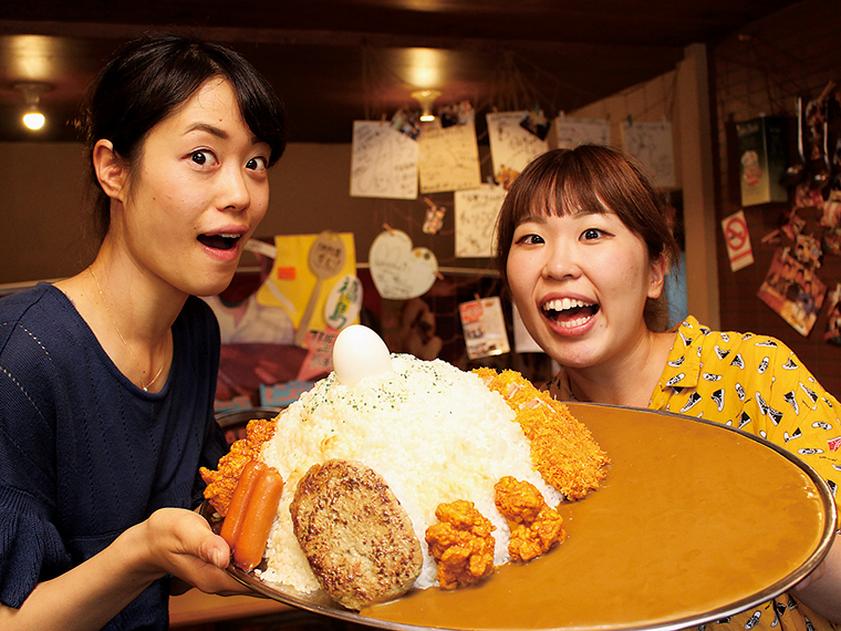 改めて見ると、本当に大きい。これは普通、一人なら食べきれない。だけど仲間と一緒なら!