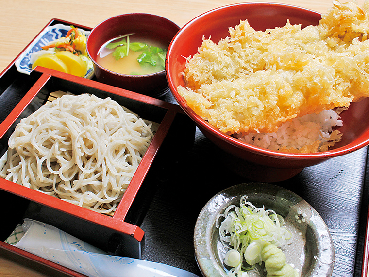 「穴子丼そば付き」（1,250円）※そばがなくなり次第終了