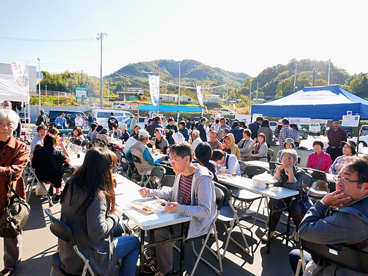 見どころは、宮城県女川町で獲れた秋刀魚炭火焼きの無料配布！（1,000食限定）