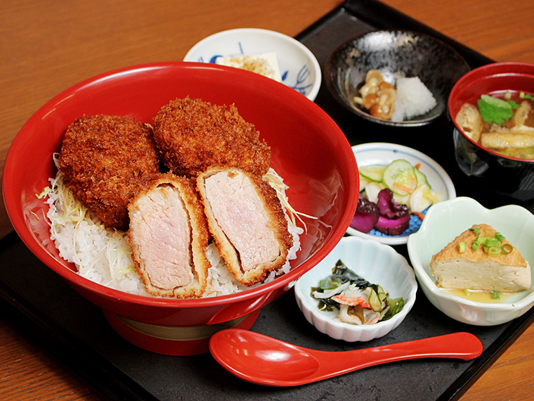 「大名ソースかつ丼（ヒレ）」（1,320円）