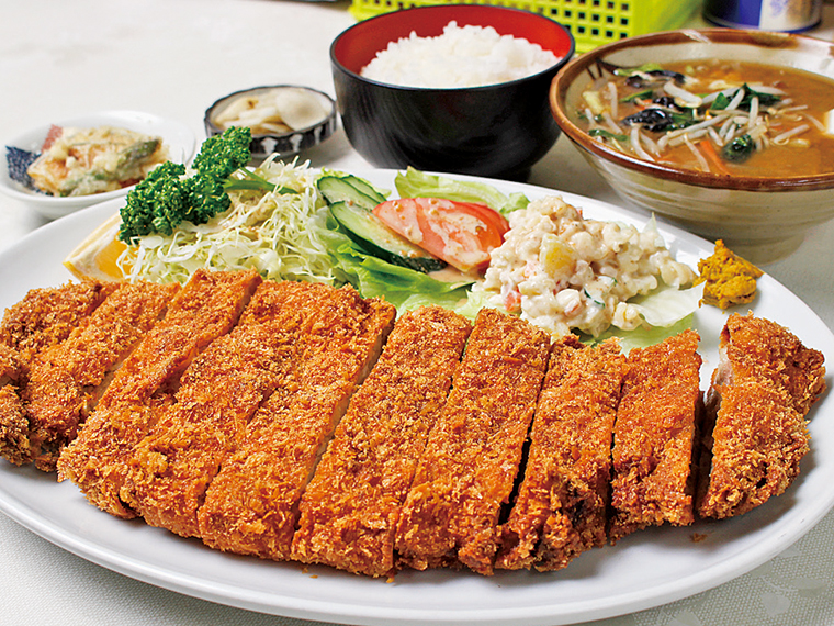 「特大カツ定食」(1,450円)