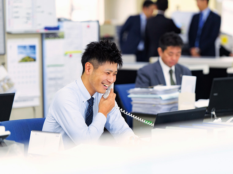 営業の永嶺 黎さん。若いスタッフが生き生きと働ける環境も魅力