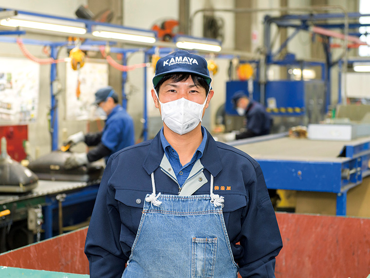リサイクルセンターに勤務する永山和裕さん。社風の良さに惹かれて『釜屋』に転職