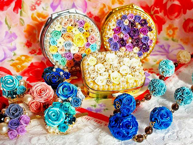 紙でバラを作る「鏡花水月」による「ロザフィワークショップ」