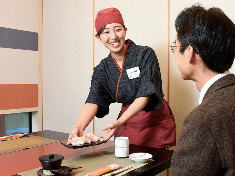 ホールスタッフは、笑顔が一番!