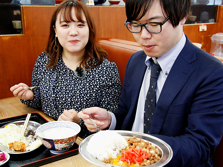 「(まだ唐揚げとご飯食べきっていないのですが…?)」