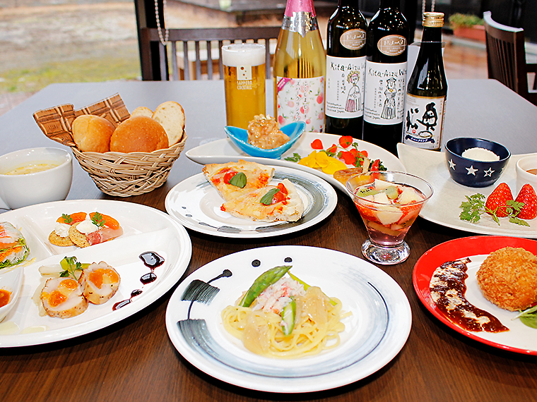 1日限定の「バレンタインディナーコース」は、2時間飲み放題付きで10品とボリューム満点(写真は1名分)