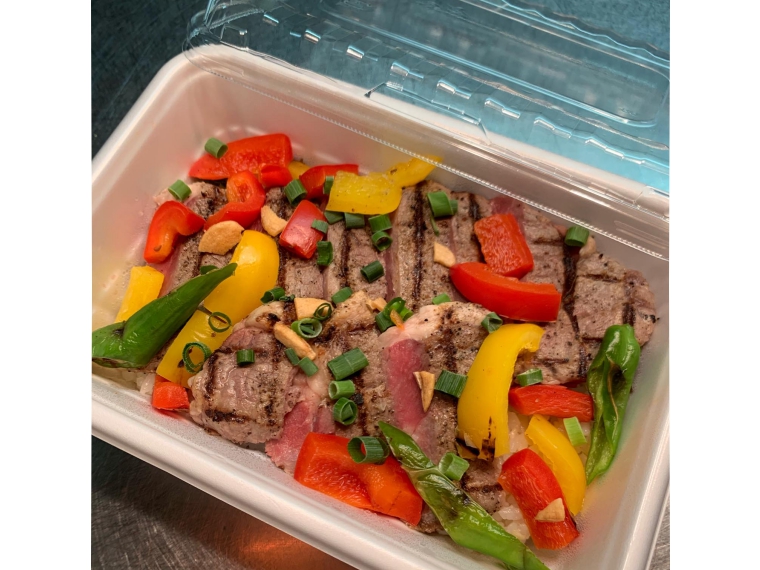 「豪サーロインとグリル野菜のガーリックライスBOX(約150gの豪産肉)1,500円