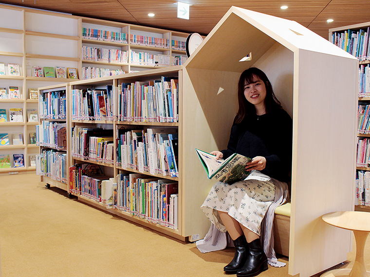「こどもライブラリー」。子ども心をくすぐる秘密基地のような読書スペース
