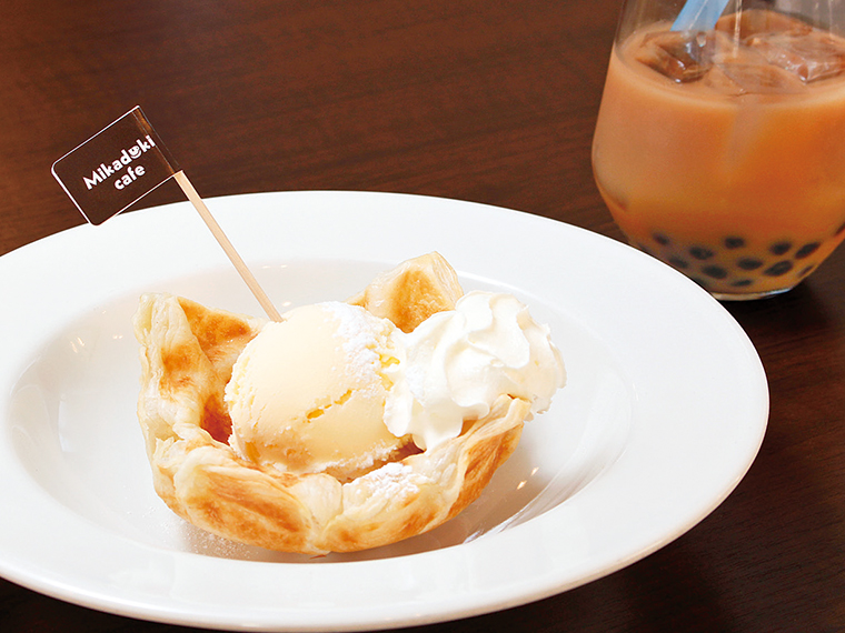 18【カフェ 三日月】三日月アイスパイ&タピオカドリンクセット(通常1,078円)