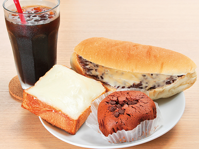32【sweet bakery Rusk(ラスク)】イチオシ3品とコーヒーのセット(通常イートイン726円~、テイクアウト713円~)
