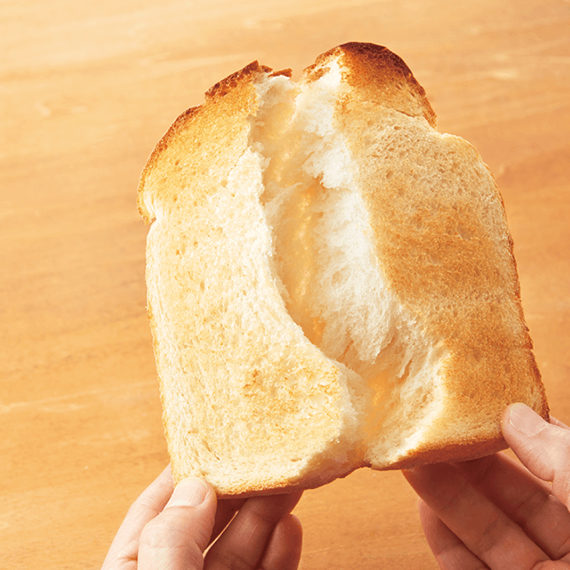 組合員に愛される、ふわモチッと食感の「こだわり酵母食パン1斤(5枚)」。ぜひご賞味を