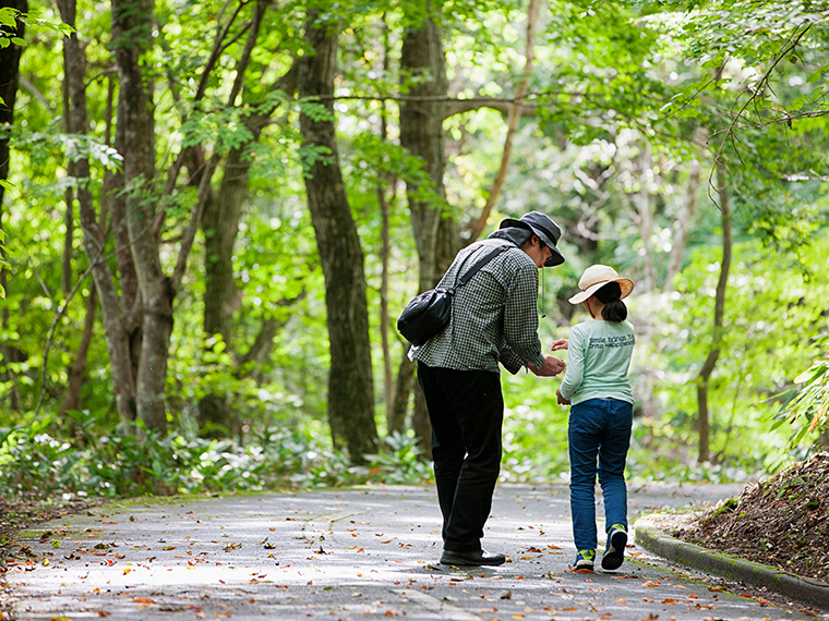 家族で自然の中を散策！レンタサイクルもあり、子ども向けの10インチから、大人向けの26インチまで用意している