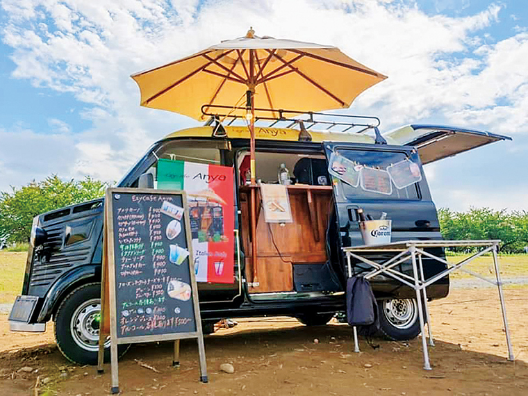 4回目となる今回はキッチンカー「EzyCafe Anya」で福島市内を巡る。コーヒー等のドリンクやパニーニを提供