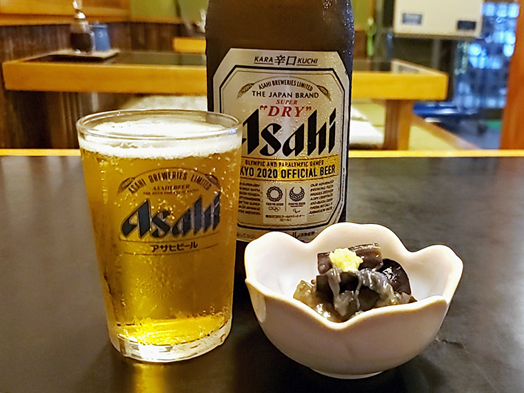 ビール（500円）にはお通しも付きます