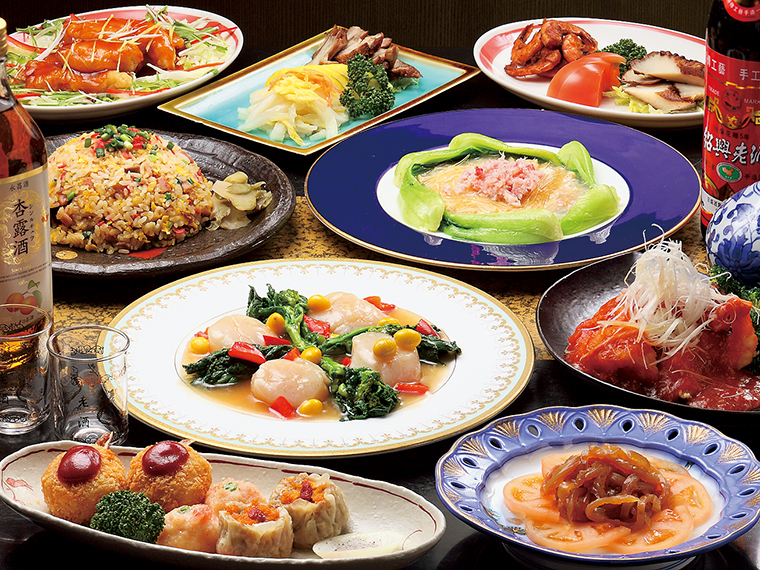 宴会コースの料理一例。ビールや紹興酒、日本酒、ワインなど豊富なお酒とともに食べ応えのある中華料理を