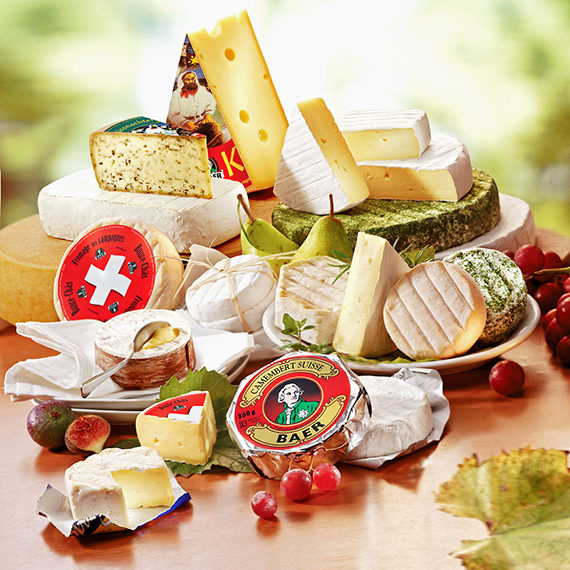 大自然が育むスイス産チーズは芳醇な味わい。ラクレットやチーズフォンデュにもぴったり！