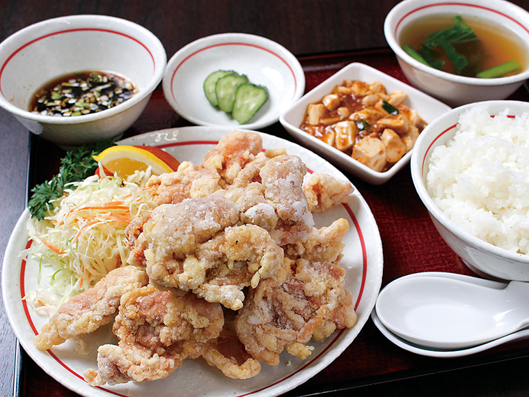 「若鶏の唐揚げ定食」(900円)※ランチタイム限定