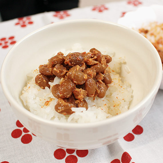 納豆は白米にのるとさらに輝く