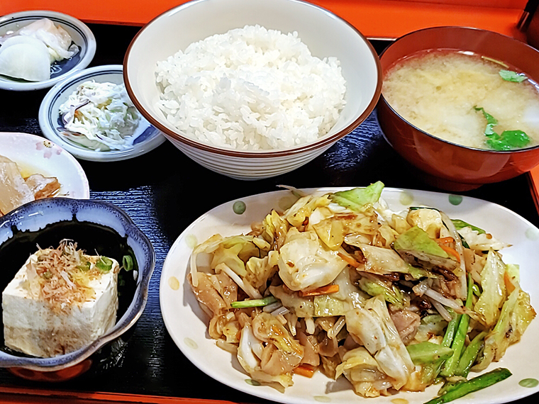 『ちんめん』さんと言えば、やっぱり「ホルモン定食」(750円)