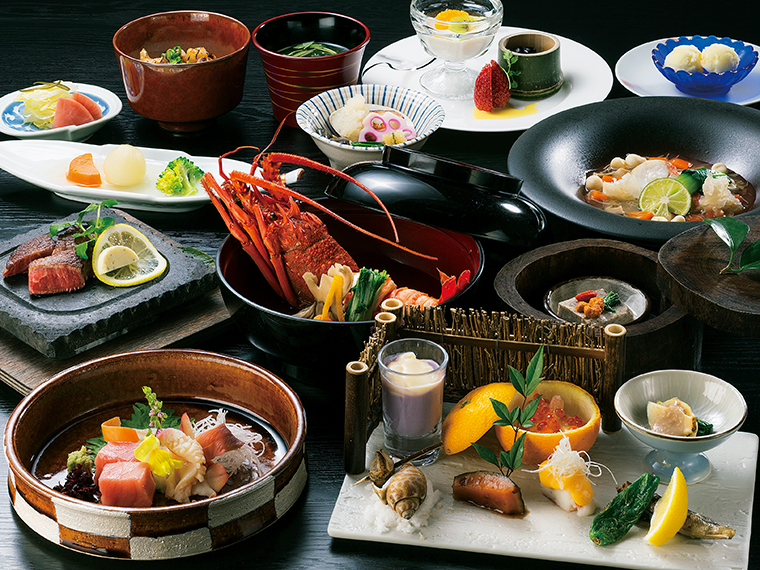 旬の食材や地物を用いた、新年を祝う華やぎのある会席料理。写真は一例(1名・38,000円~プラン)」
