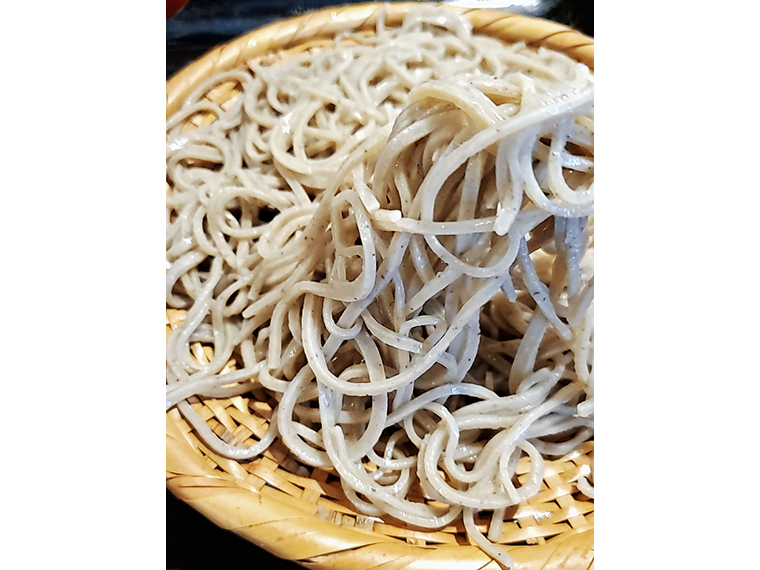 いわゆる外一で打たれる蕎麦はしっかりとした味わいと、さわやかな喉ごし