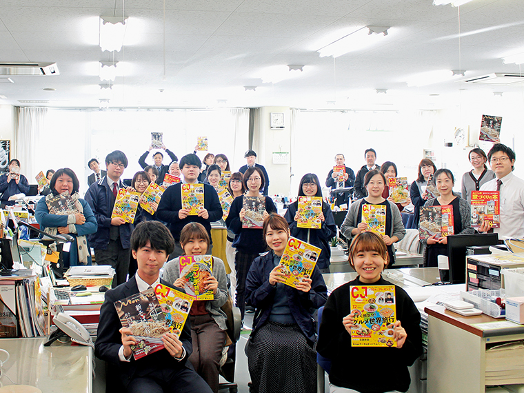 「福島の魅力を発信したい!」と、夢と情熱を持ったスタッフが集まっている。若いスタッフが多く、活気にあふれている