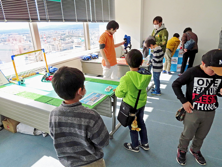 ロボットの操作に挑戦してみよう!